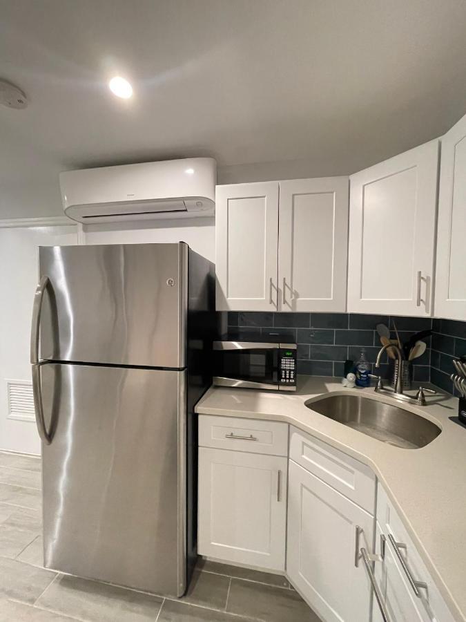 Modern Apartment With Parking & Quick Ride To Manhattan Нью-Йорк Экстерьер фото