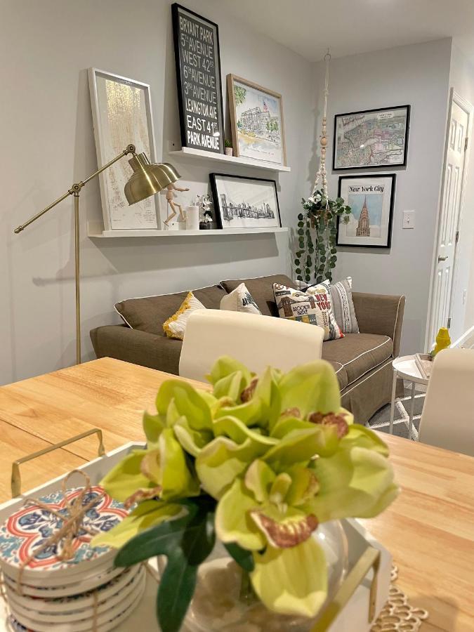 Modern Apartment With Parking & Quick Ride To Manhattan Нью-Йорк Экстерьер фото