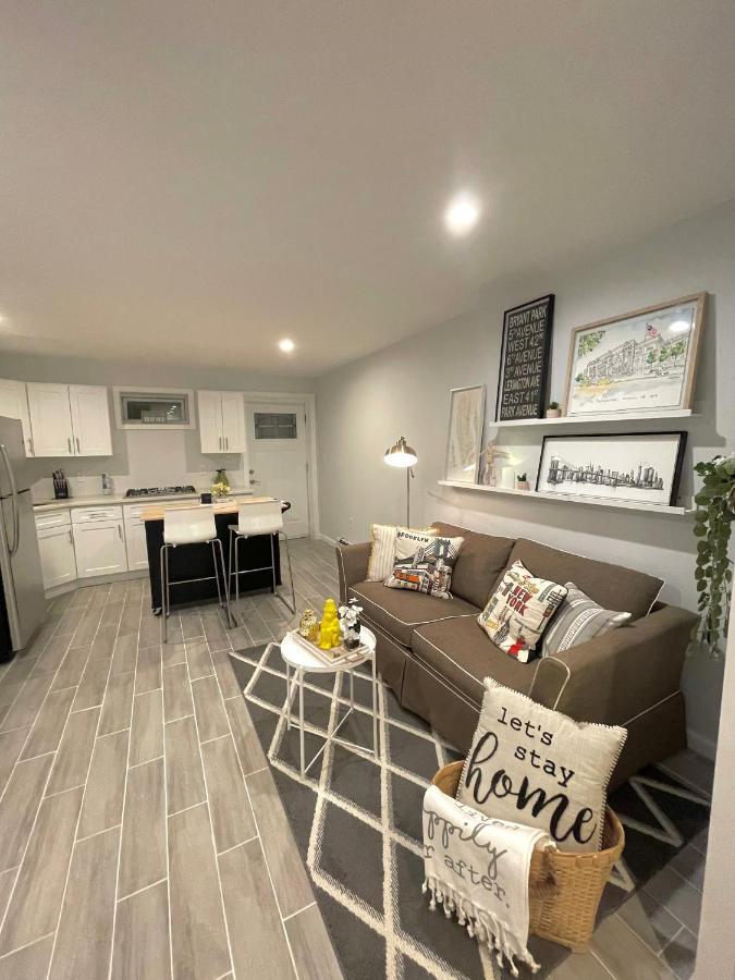 Modern Apartment With Parking & Quick Ride To Manhattan Нью-Йорк Экстерьер фото