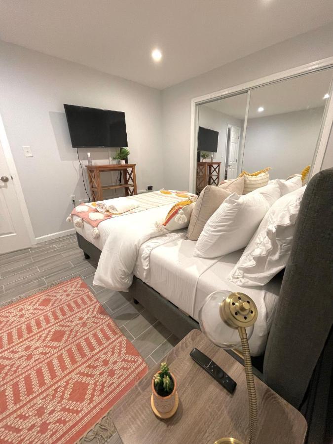 Modern Apartment With Parking & Quick Ride To Manhattan Нью-Йорк Экстерьер фото
