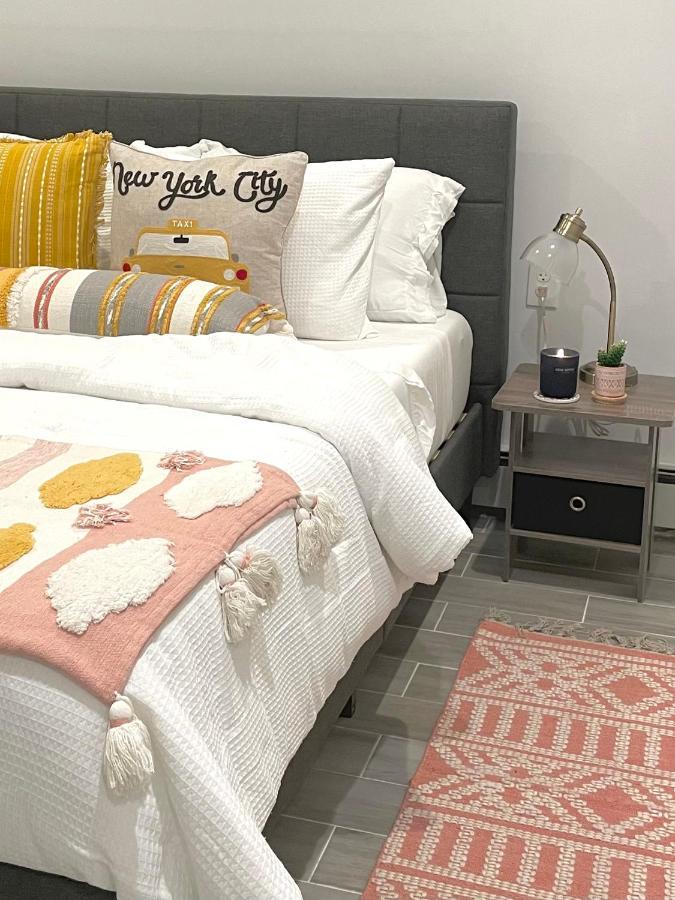 Modern Apartment With Parking & Quick Ride To Manhattan Нью-Йорк Экстерьер фото