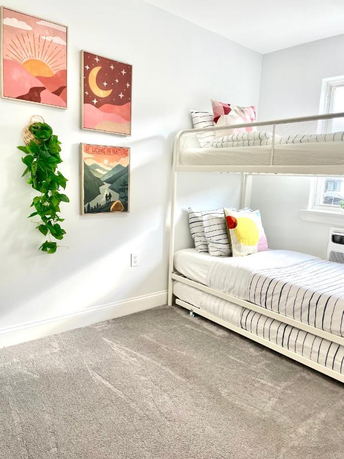 Modern Apartment With Parking & Quick Ride To Manhattan Нью-Йорк Экстерьер фото
