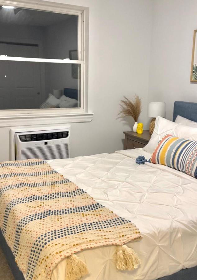 Modern Apartment With Parking & Quick Ride To Manhattan Нью-Йорк Экстерьер фото