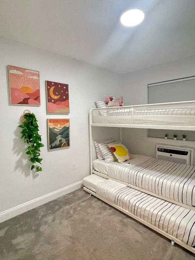 Modern Apartment With Parking & Quick Ride To Manhattan Нью-Йорк Экстерьер фото