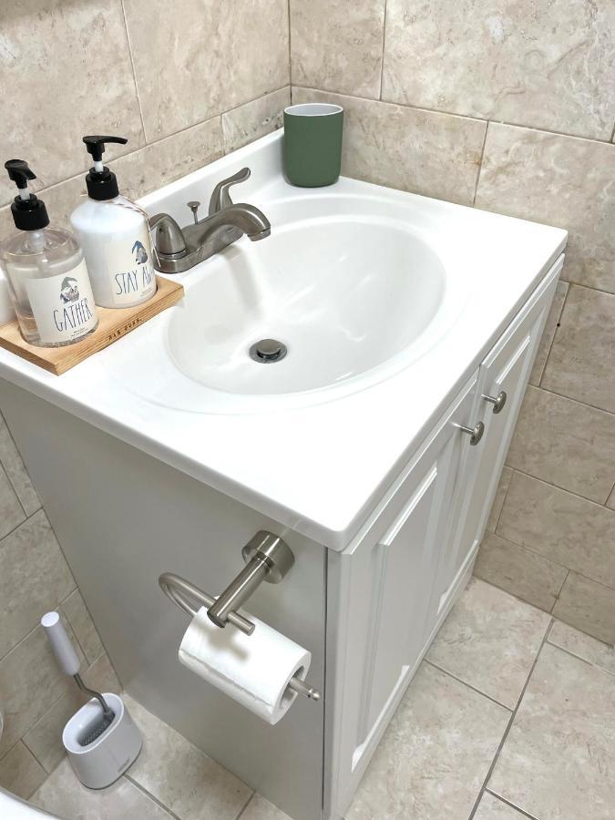Modern Apartment With Parking & Quick Ride To Manhattan Нью-Йорк Экстерьер фото